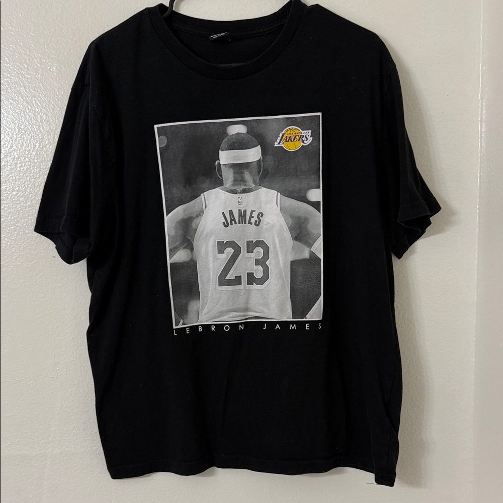 Used LeBron James Graphic T-Shirt - Size: M